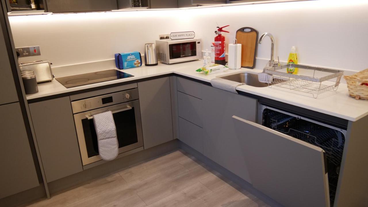 Stylish 2 Bedrooms, 2 Bathrooms With Workspace In Milton Keynes Eksteriør billede