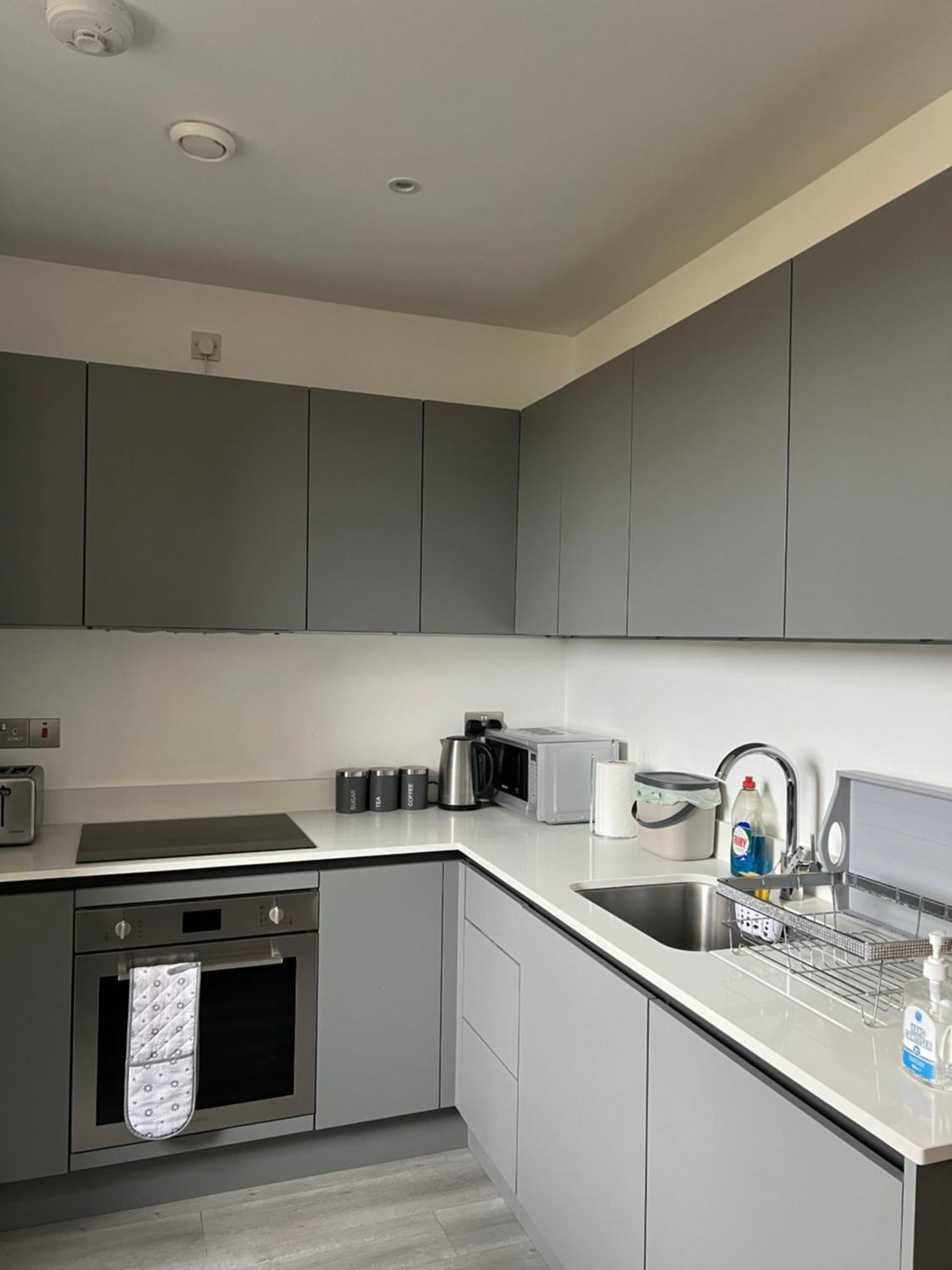 Stylish 2 Bedrooms, 2 Bathrooms With Workspace In Milton Keynes Eksteriør billede